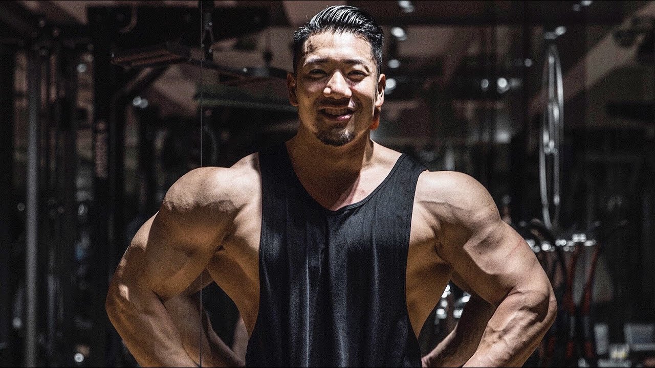 日本人physiqueバルク最大級 Ifbbプロ竹本さんと肩トレーニング マッチョ