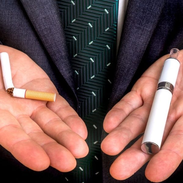 【衝撃】タバコと電子タバコ どちらの方が体に悪いのか？
