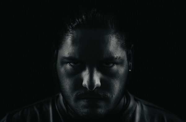 感情を素直に表さない男性は扱いにくい！【マッチョ塾】