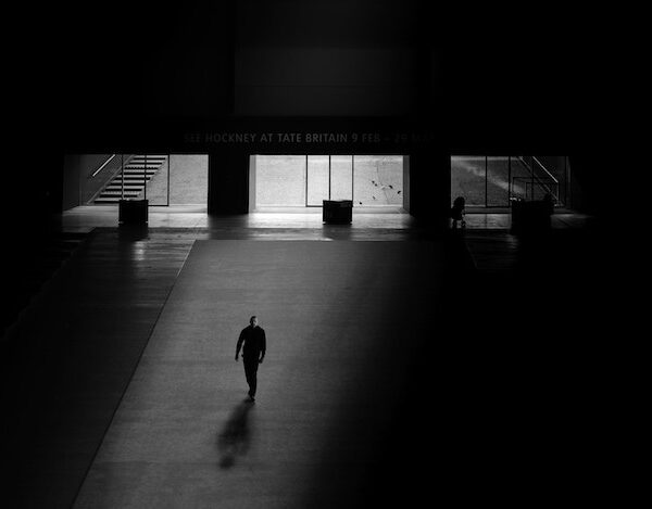 一緒にいても安らげない、人が離れていってしまう男性の特徴とは《後半》