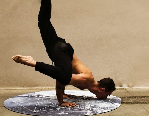 早い人はもう始めている！メンズヨガの3つの魅力